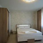 за гости симона Smolyan